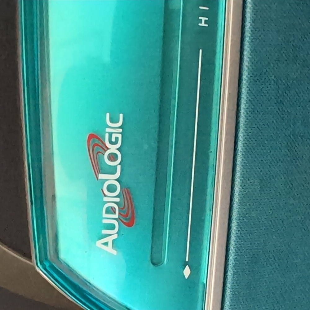 VGT,Teal/Gray Audiologic High Sensitivity AM/FM Radio Reciever. - Picture 4 of 10